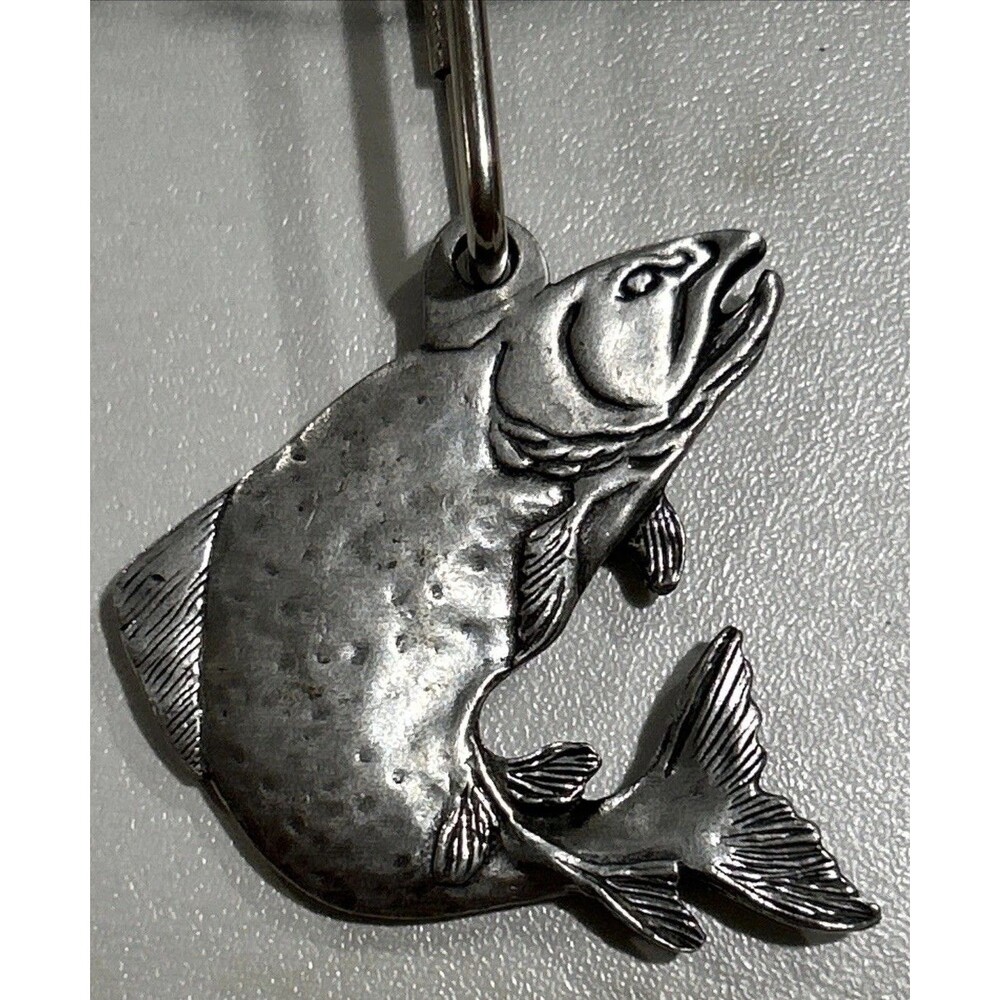 Vintage Sturgeon Pewter Keychain by Seagull Canada from 1987 - Picture 3 of 4